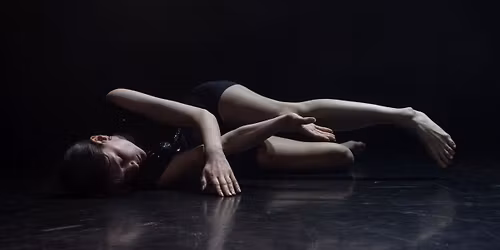 "DESCENDRE" d'\u00c9l\u00e9onore Val\u00e8re\u2011Lachky