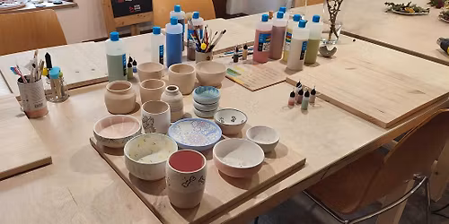 Wine & Clay \u2013 Keramik bemalen mit Wein