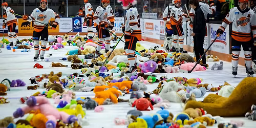 Parking Kansas City Mavericks at Fort Wayne Komets