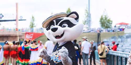 Lun\u00e1ticos Day - May 3