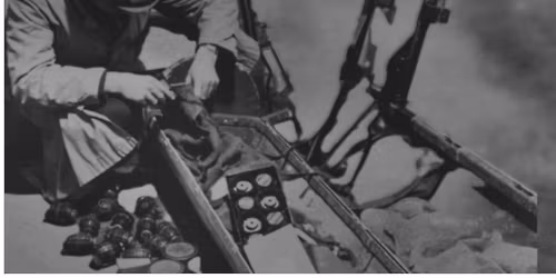 lokalhistorisk foredrag: Historien om v\u00e5bennedkastningerne i skovene ved Gyldenl\u00f8ves H\u00f8j