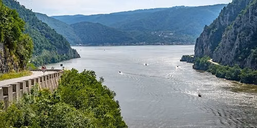 OD BELGRADU PO \u017bELAZN\u0104 BRAM\u0118 \u2013 SERBIA 1900 z\u0142