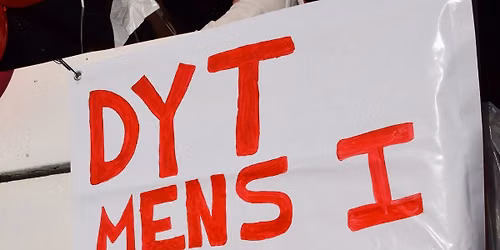 Studenterne k\u00f8rer i vogn \ud83d\ude9b\ud83d\udca8\ud83c\udf93\ud83c\udfb6\ud83d\udd0a\ud83c\udf89\ud83c\udf8a\ud83d\udd7a\ud83d\udc83\ud83d\ude0e\u2600\ufe0f