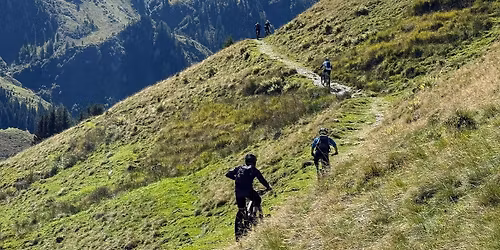 Austria 4 dni po alpejskich \u015bcie\u017ckach.