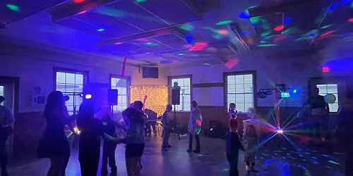 FAMILY DANCE PARTY\/UNE SOIR\u00c9E DANSANTE EN FAMILLE