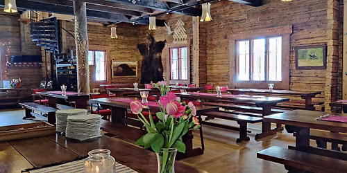 \u00c4itienp\u00e4iv\u00e4lounas, Nostalgia-konsertti ja savusauna