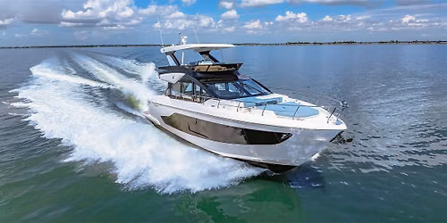 Cruisers Yachts Yacht Hop | MarineMax Panama City Beach
