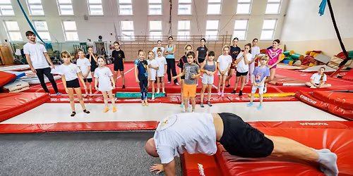 Naucz si\u0119 fiflaka ! - warsztaty akrobatyczne