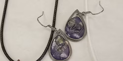 Resin Art & Dried Flower Jewelry 