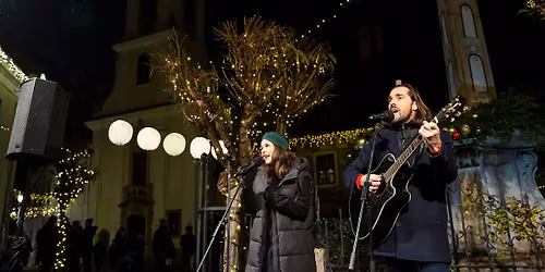 KAR\u00c1CSONYRA HANGOLVA \u00fcnnepi minikoncert a F\u0151 t\u00e9ren \/\/ Advent Szentendr\u00e9n