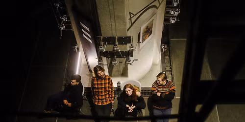 Vodn\u00ed plocha hraje Navarovou 