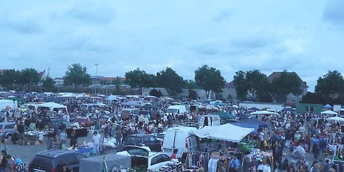 Gross-FLOHMARKT auf dem Messplatz Karlsruhe