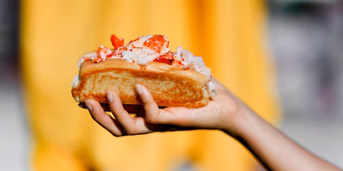Cousins Maine Lobster in Sacramento: The Grove at Woodlake Apartments