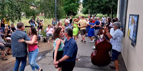 Folklor Trio - Open Air v parku Kampa