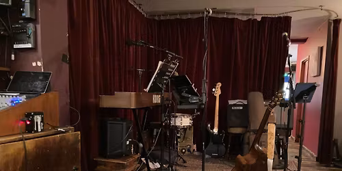 BOB DYLAN GOES ELECTRIC AT THE HERITAGE SUITE
