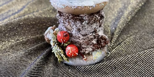 Christmas Robin on a Bobbin