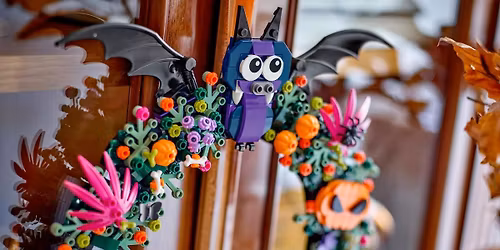 Build your own Lego Halloween Wreath!