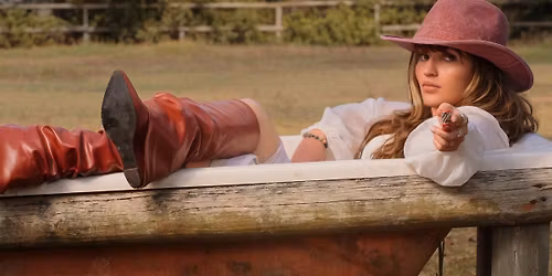 Anacy EP Launch @ caf\u00e9 Roux