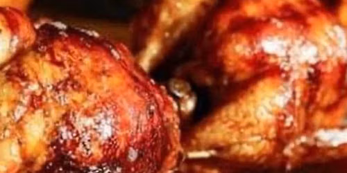 Frango e carne assada