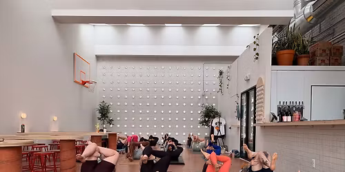 Pints and P\u00f8ses Yoga at C\u00f8llect