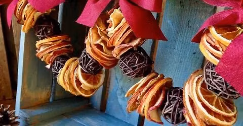 Festive Garland Making Workshop with Sara Scott