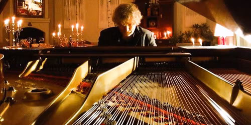 Neujahrskonzert mit Christian Steyer \u201e...eigentlich nur diesen Herzschlag\u201c