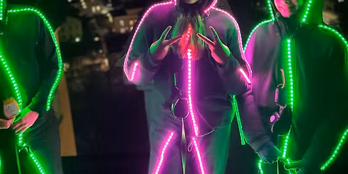 Allt ljus p\u00e5 Uppsala- streckgubbevandring p\u00e5 slottstaket!