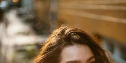 FREE SHOW - NORA QUINN