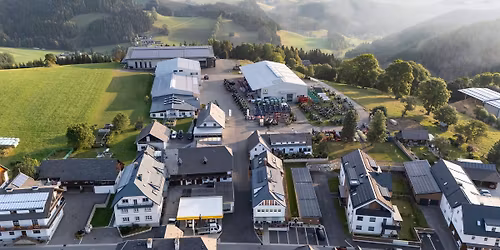 SOMA Hausmesse und 25. Osterhasenkirtag in Fischbach