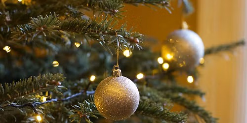 Christmas Carolers in the Viceroy Lobby