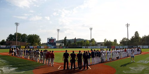 Bend Elks at Yakima Valley Pippins at Yakima County Stadium