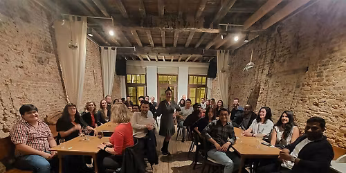 Christmas Special Fast Friending: Meet new friends!(21-40\/Happy Hours)CA