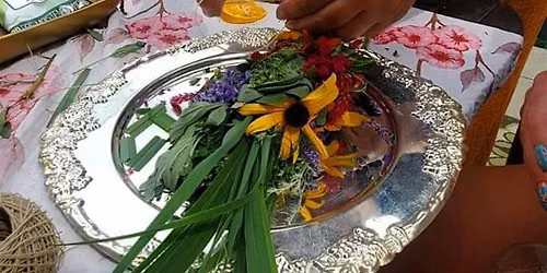 Smudging budling sage\/ flower class at the Bloomin Cottage!