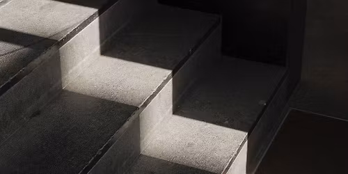 Valo ja varjo \u2013 pienoismallity\u00f6paja