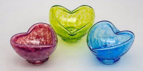 HEART-shaped INfinity Bowls serve tasty treats year 'round! A Sweet holder!