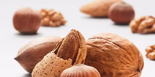 \u00c9deni csokol\u00e1d\u00e9k\u00f3stol\u00f3! Mogyor\u00f3,di\u00f3, csokol\u00e1d\u00e9!