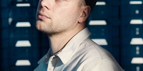 Brihang \\\\ Cut op de set