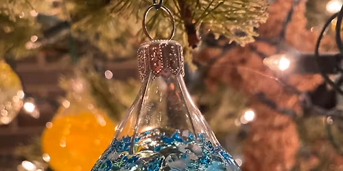 Blown Glass Ornaments Using Glaskolben