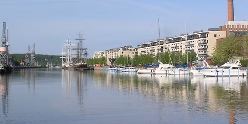 Arkkitehtikilpailut Aurajokisuussa ja Kakolassa