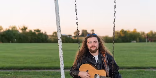 Live Music : \tAdam Harbison