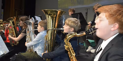 Haustt\u00f3nleikar Sk\u00f3lahlj\u00f3msveitar K\u00f3pavogs - S\u00f6ngv\u00edsur og d\u00e6gurflugur