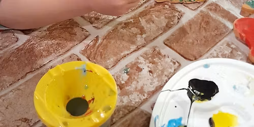 Christmas: Painting Decorations