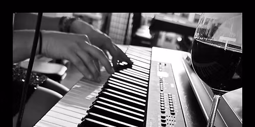 Piano Bar Tunes w\/Tiff  