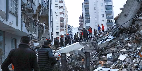 Earthquake at Vic Theatre