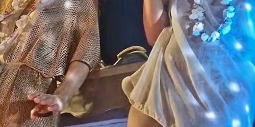 Virgin Sisters (Sarah Vernette & \u00c9milie Jobin) \u2022 Cabaret festif en cl\u00f4ture  de Festives#9