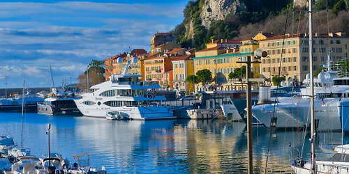 \u0424\u043e\u0442\u043e \u0442\u0443\u0440 "\u041b\u0430\u0437\u0443\u0440\u043d\u044b\u0439 \u0431\u0435\u0440\u0435\u0433: \u0432 \u043f\u043e\u0438\u0441\u043a\u0430\u0445 \u0432\u0434\u043e\u0445\u043d\u043e\u0432\u0435\u043d\u0438\u044f \u0441\u0440\u0435\u0434\u0438 \u043c\u0443\u0437\u0435\u0435\u0432 \u0438 \u043f\u0435\u0439\u0437\u0430\u0436\u0435\u0439"