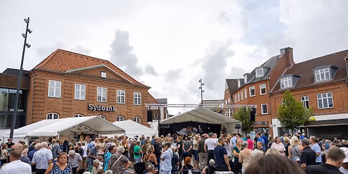 Open By night \u274c s\u00e6t kryds I kalenderen \ud83d\udecd\ufe0f\ud83c\udf03