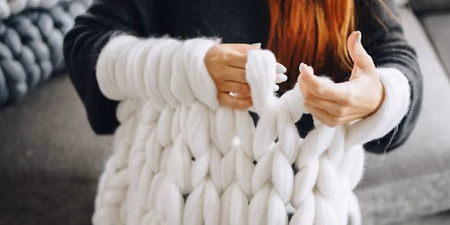 Hand Kitting Chunky Throw Blankets