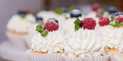 Adult & Me: Cupcakes!