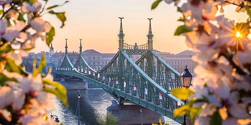 Budapesti dalk\u00f6r-dobk\u00f6r Bar\u00e1t Istv\u00e1n vezet\u00e9s\u00e9vel a Napalattiban